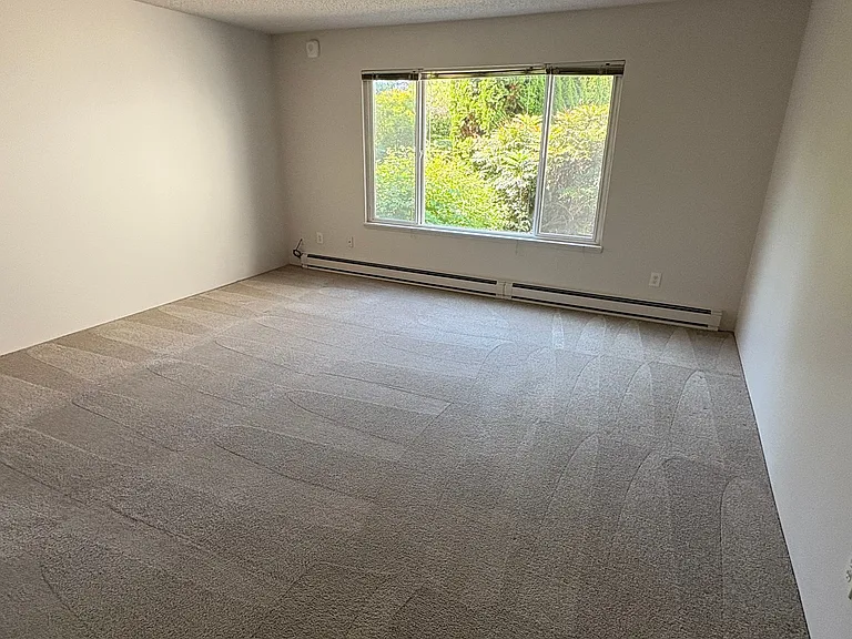 133 SW Normandy Rd #9 — Photo 1