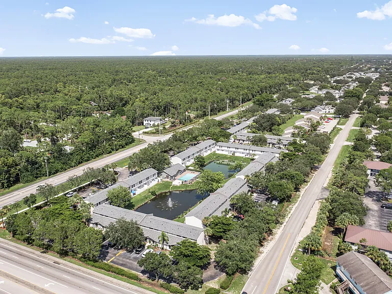 Terrace at Naples Townhomes — Photo 8