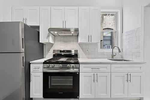210 36th St #3L — Photo 13
