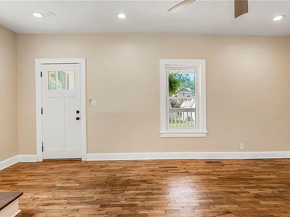 3rd image of 120 W Linden Ave