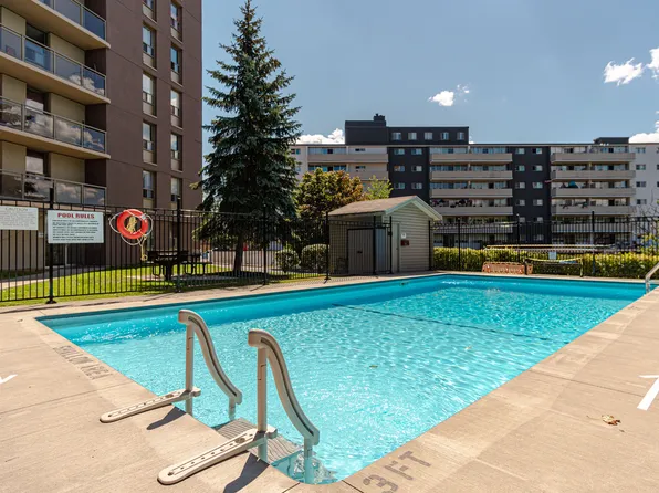 95 Notch Hill Rd #1, Kingston, ON K7M 5Y6