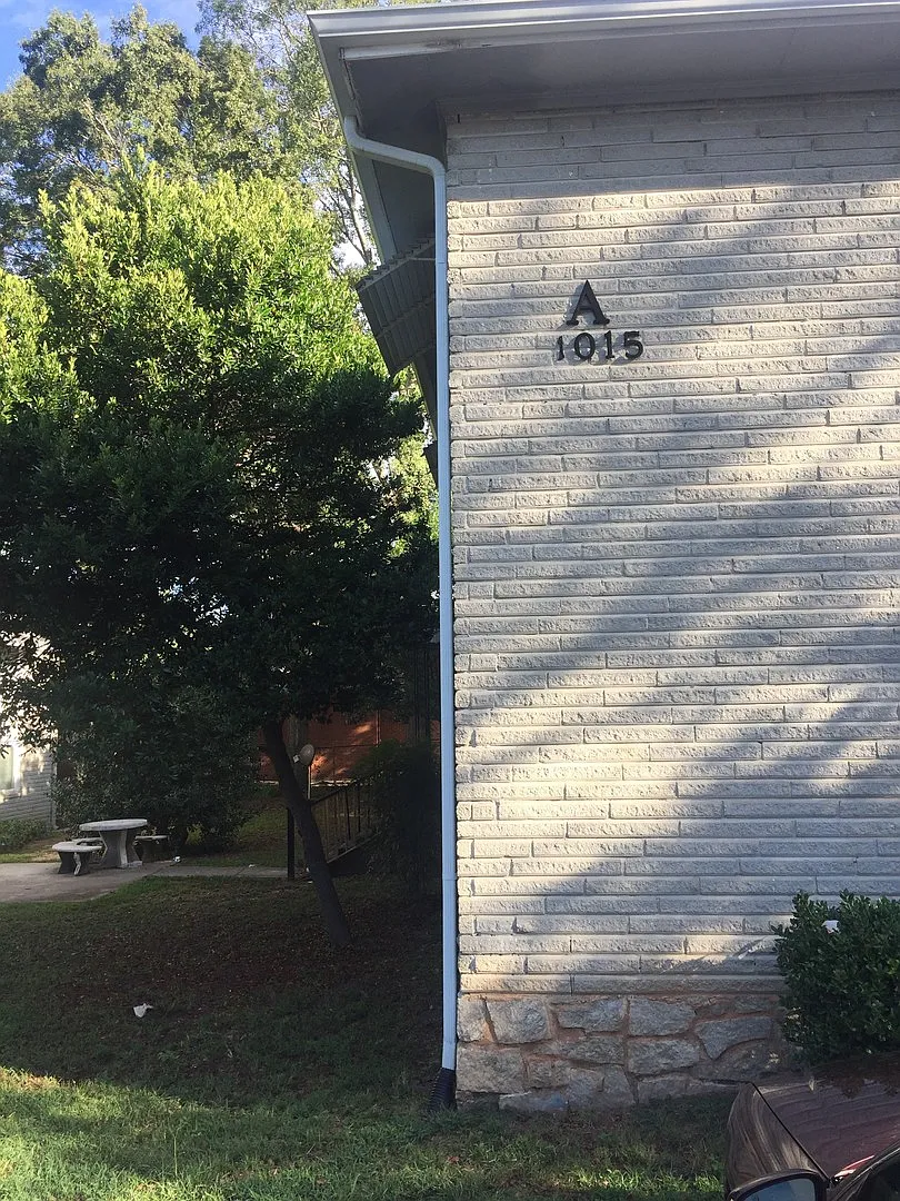 1015 Rosser Street — Photo 1