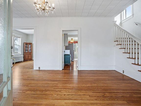 5th image of 2624 Guilford Ave SW