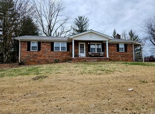908 Reeds Valley Rd, Castlewood, VA 24224