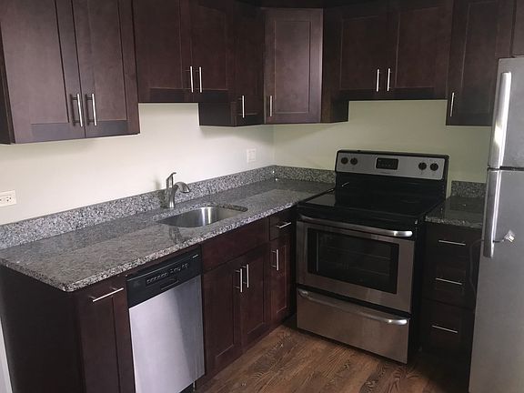 5th image of 7300 Madison St #107