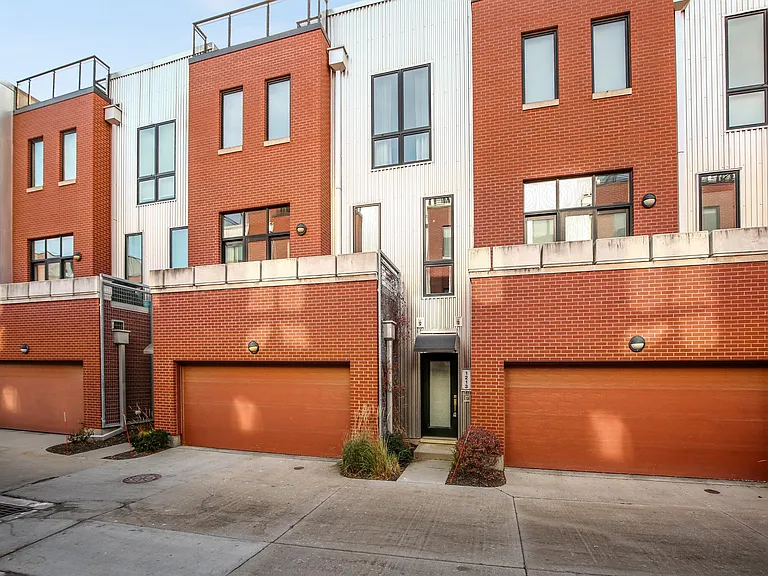 1213 Marcy Plz — Photo 22