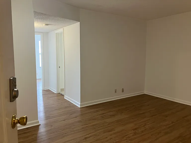 2325 Elliston Pl #204 — Photo 5