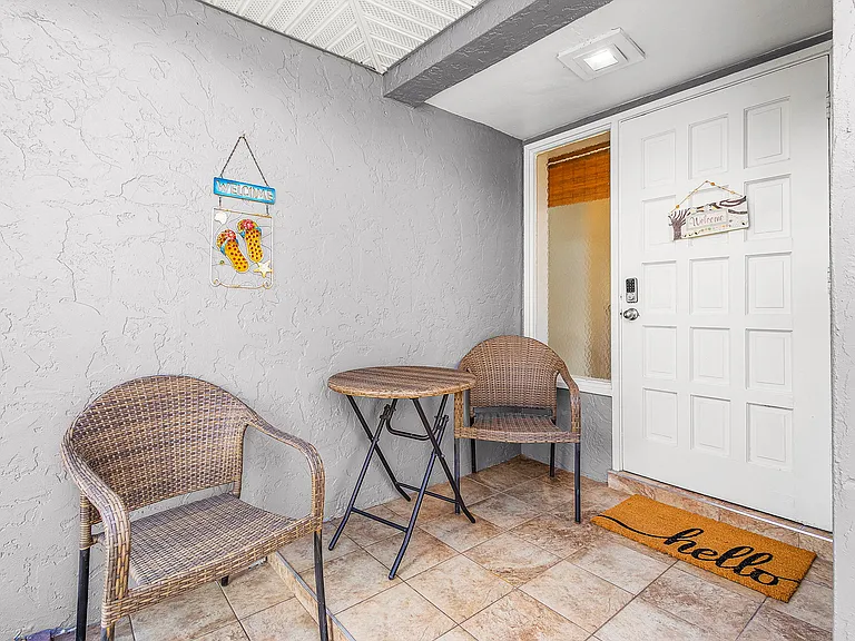 5816 SW 1st Pl — Photo 3