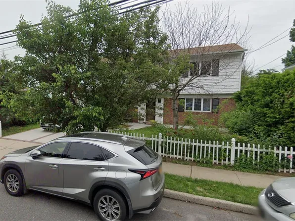 214 Park Avenue, New Hyde Park, NY 11040