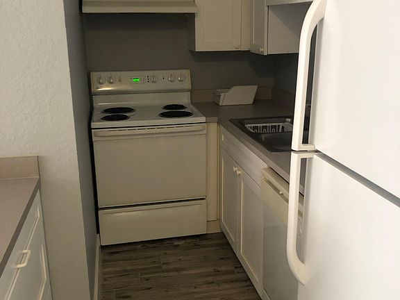 4th image of 10592 Windsor Lake Ct