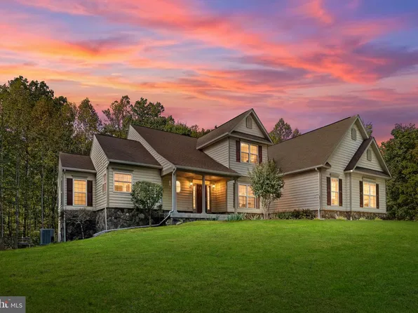 285 Gentle Breeze Cir, Fredericksburg, VA 22406