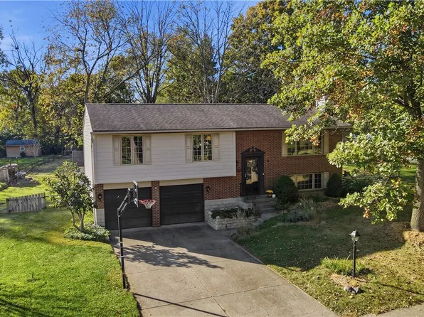1683 Garry Dr, Bellbrook, OH 45305