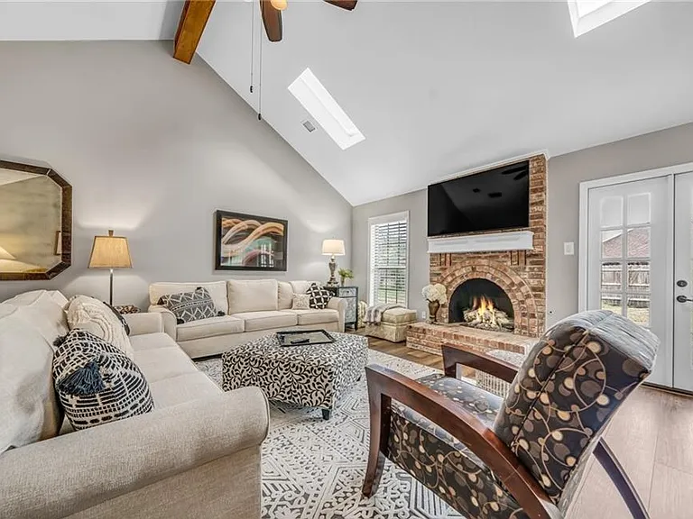 2805 Socorro Ct — Photo 3