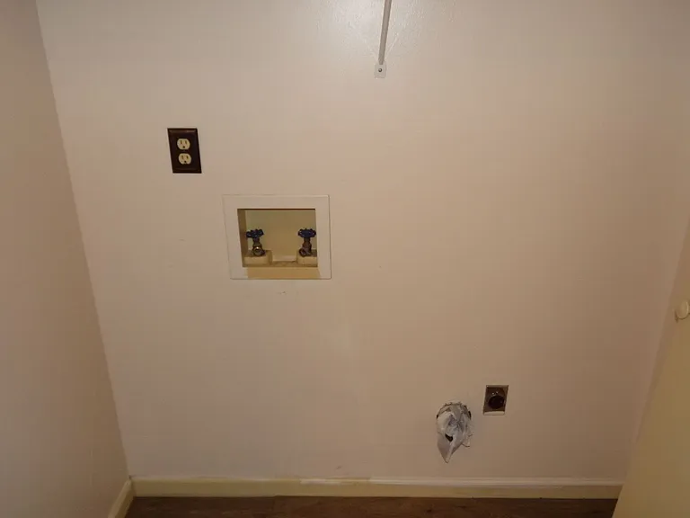 127 Village Ct — Photo 11
