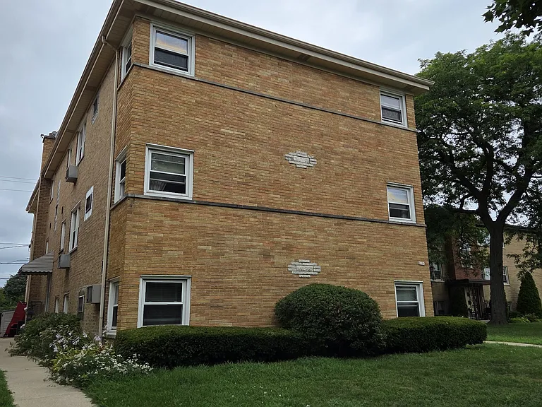 8926 N Wisner St #2 — Photo 1