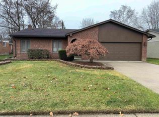 34422 Lakewood Dr, Chesterfield, MI