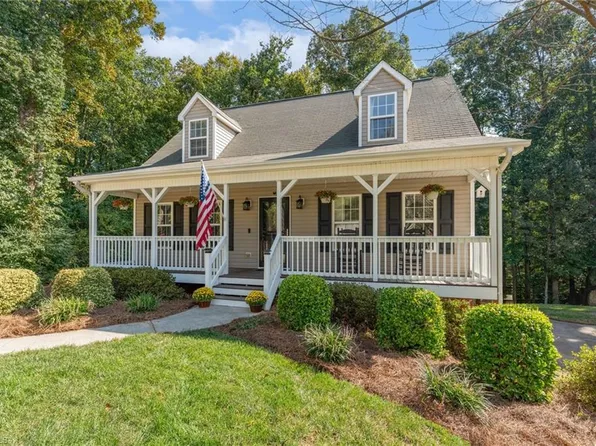 3075 Creighton Ln, Winston Salem, NC 27127