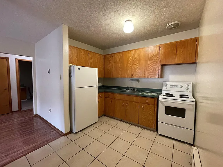 4045 Robinson St #6 — Photo 2