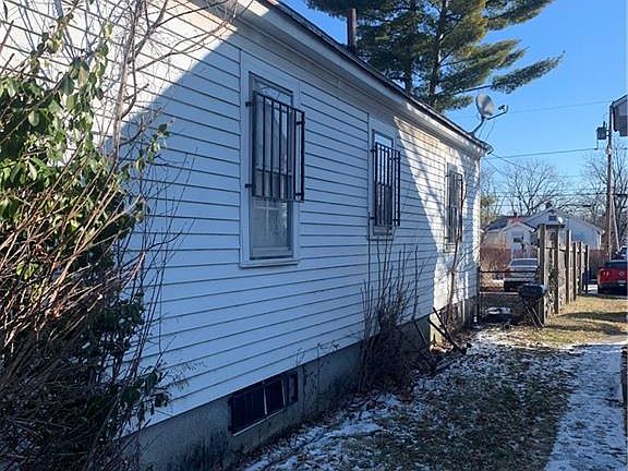 3rd image of 436 Leland Ave