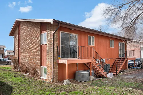 626 W 1975 N Photo 1