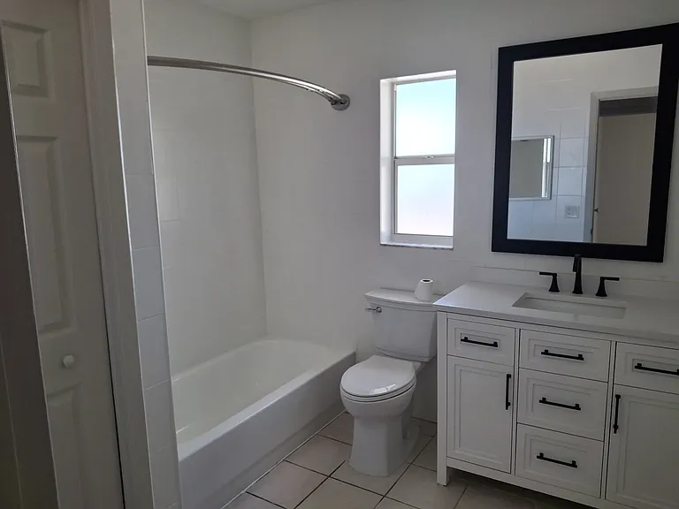 1460 E Bay Dr #7 — Photo 14