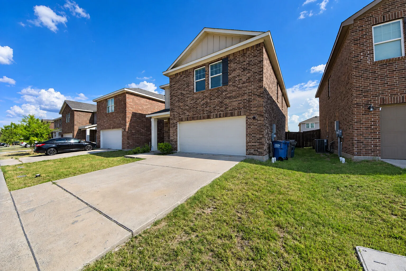 4 bed, 2640 sqft, $2,195 — Photo 3