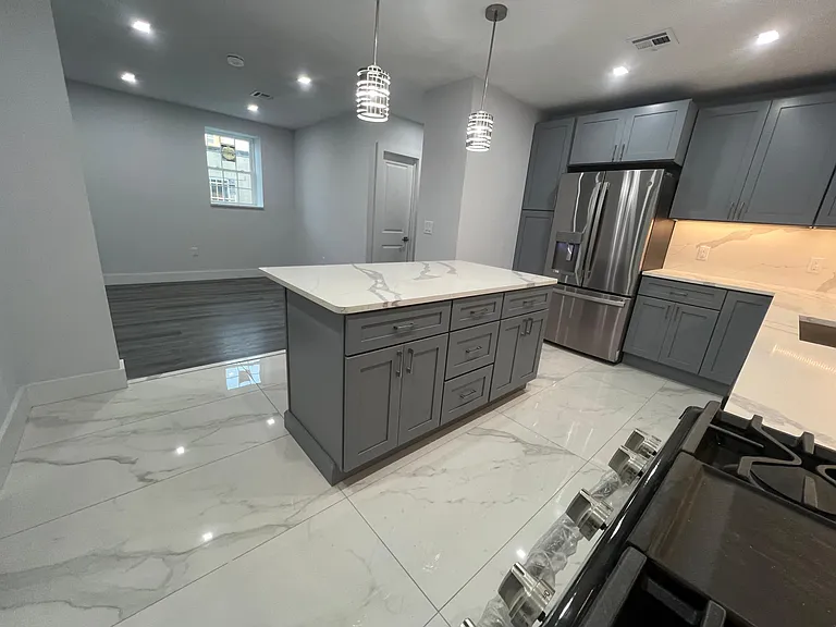 6112 Broadway #1 — Photo 3
