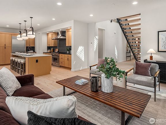 5th image of 13321 108th Avenue NE