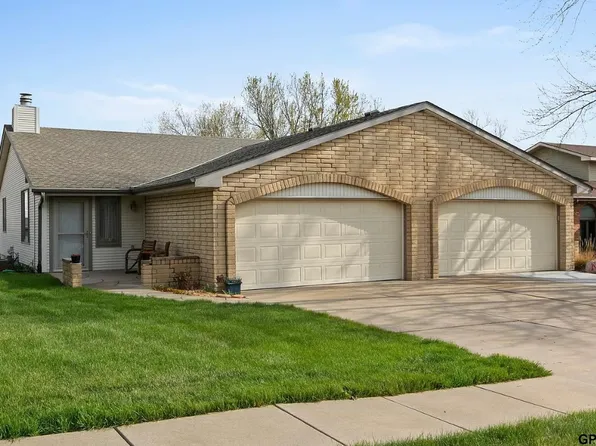 1826 Normandy Ln, Lincoln, NE 68512