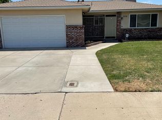 924 W Santa Ana Ave, Clovis, CA