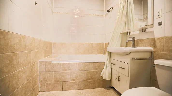 Rented by Gypsy Housing LLC | media 17