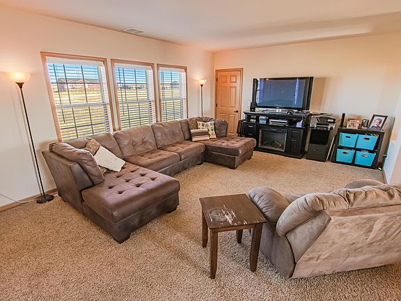 3rd image of 14966 Cochise St