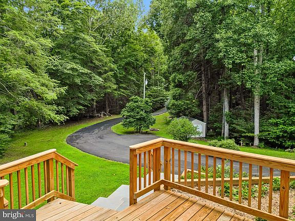 4th image of 7492 Devon Ln