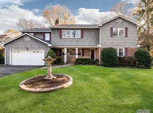 9 Benjamin Pl, Locust Valley, NY 11560