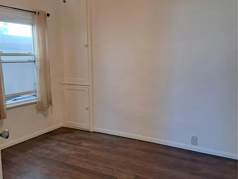 3607 Crest Dr — Photo 6