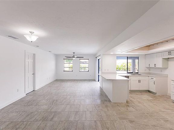 3rd image of 2928 SW 2nd Ave