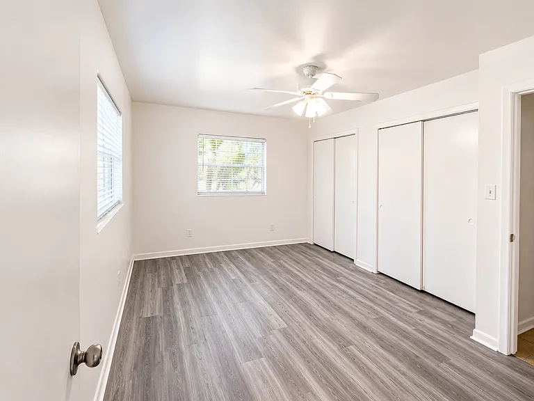 3236 NW 30th Pl — Photo 9