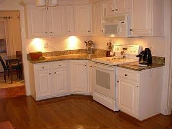 3rd image of 2215 Gladstone Ave