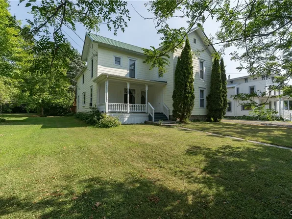 19 Antwerp St, Philadelphia, NY 13673