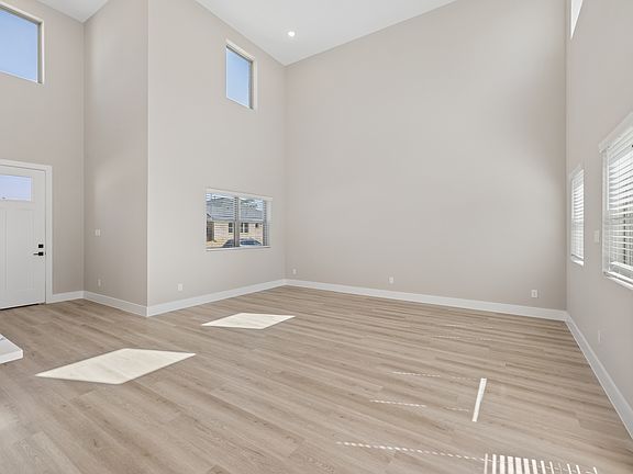 4th image of 20019 Venetto St