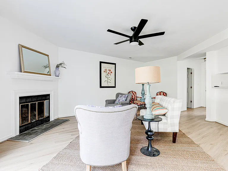 7826 Fitzgerald Ct — Photo 19