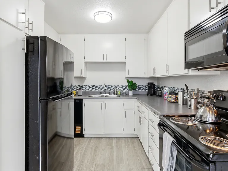 University Crest Apartments - Near UCR — Photo 33
