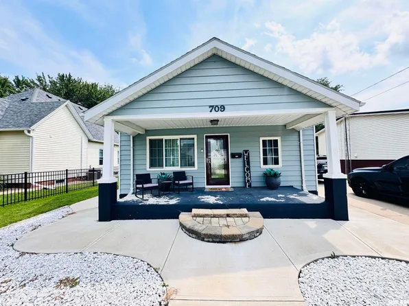 709 W Boston Ave, Monmouth, IL 61462