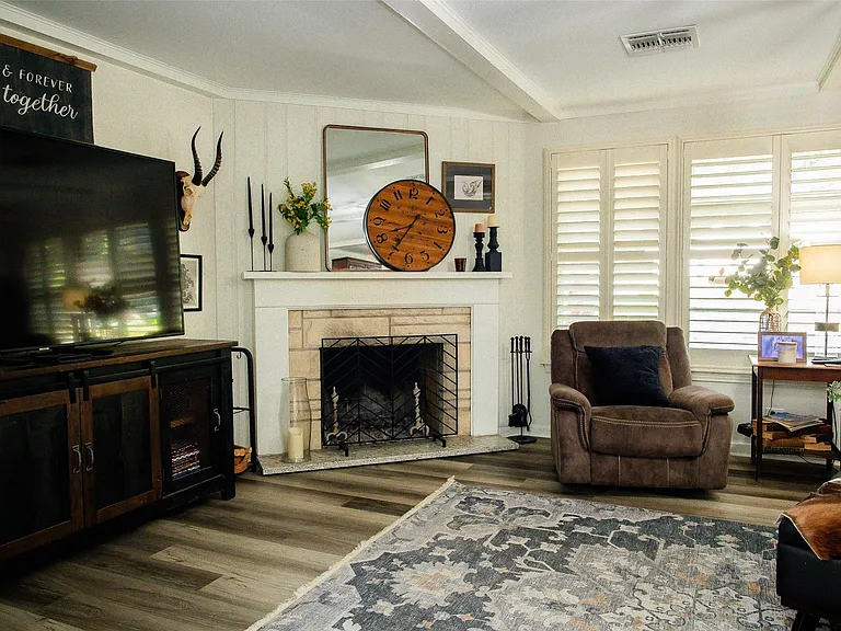 1601 S Chappell Hill St — Photo 9