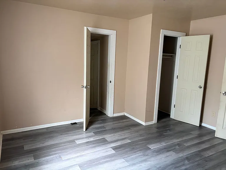 2126 N Main Ave — Photo 9