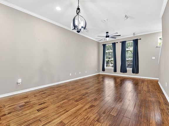 3rd image of 5026 Calloway Dr #163