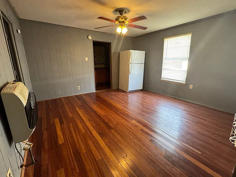 116 E Jackson Ave — Photo 4