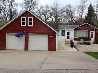 N3319 University Rd, Lake Geneva, WI 53147