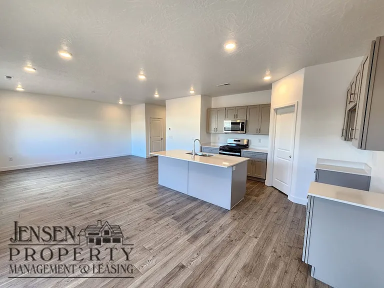 1530 S Wagon Box Way — Photo 3
