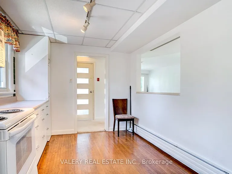 47 Ranleigh Ave #301 — Photo 12
